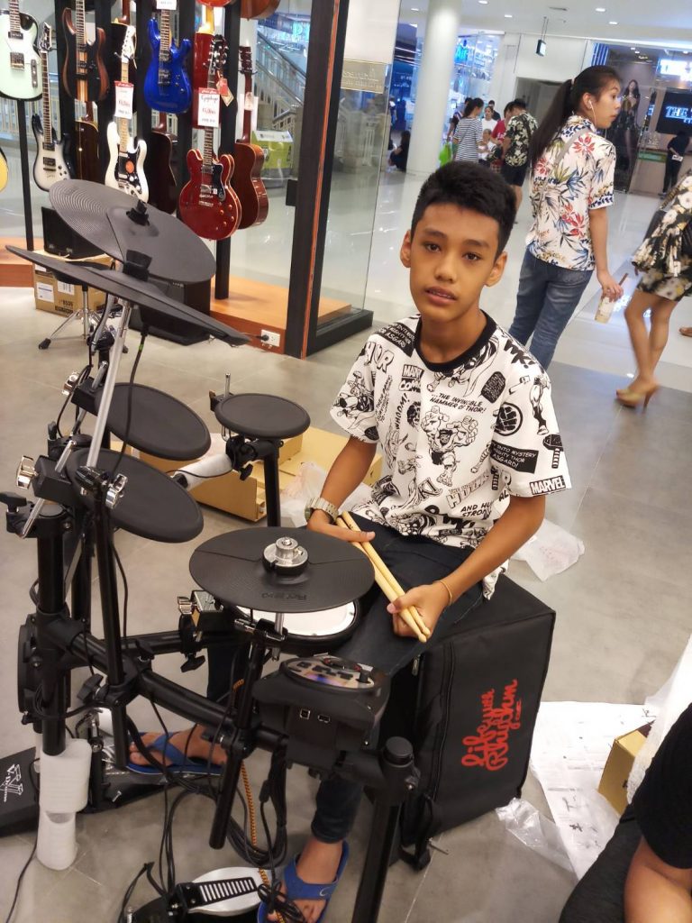 ลูกค้าที่ซื้อ Roland TD-11K