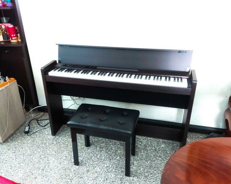 ลูกค้าที่ซื้อ Korg LP-380 เปียโนไฟฟ้า