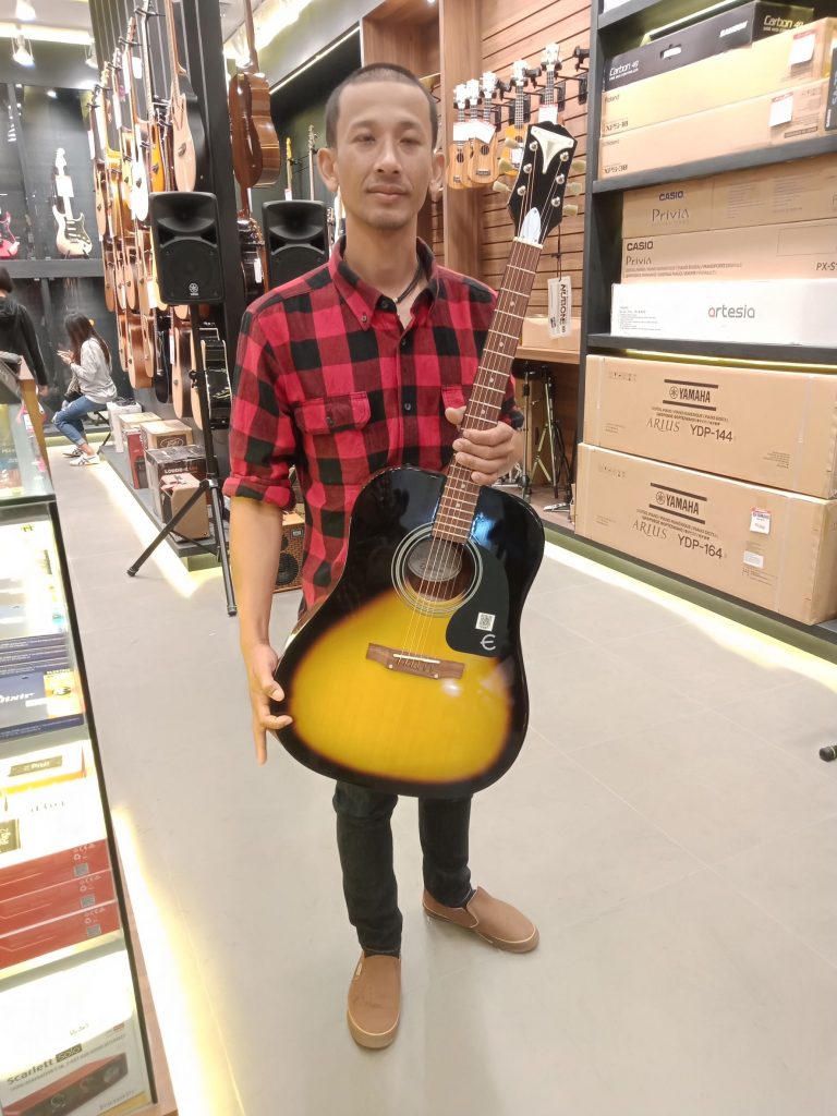 ลูกค้าที่ซื้อ Epiphone Pro-1 กีตาร์โปร่ง