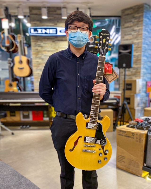 ลูกค้าที่ซื้อ Epiphone ES-339 กีตาร์ไฟฟ้า