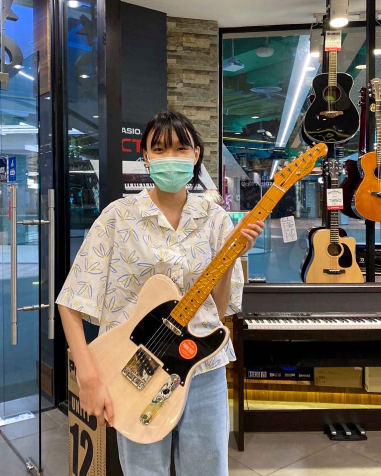 ลูกค้าที่ซื้อ Squier Classic Vibe Telecaster ’50s กีตาร์ไฟฟ้า