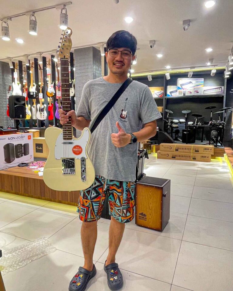 ลูกค้าที่ซื้อ Squier Affinity Telecaster กีตาร์ไฟฟ้า