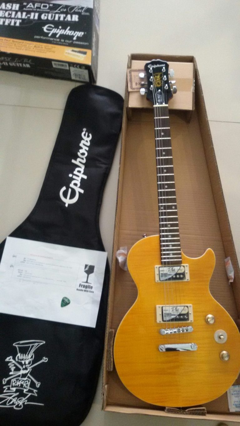 ลูกค้าที่ซื้อ Epiphone Slash AFD Les Paul Special II กีตาร์ไฟฟ้า