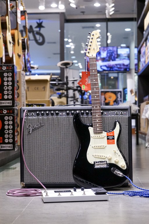 Showcase Fender American Professional Stratocaster