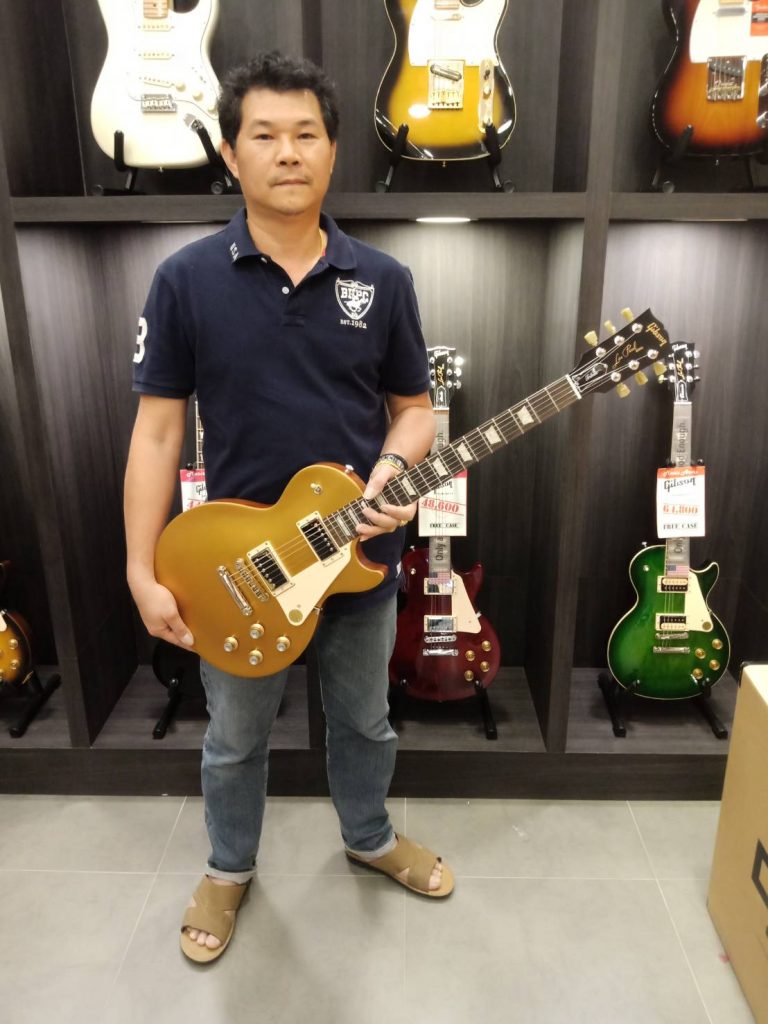 ลูกค้าที่ซื้อ Gibson Les Paul Tribute 2017 T กีต้าร์คุณภาพ