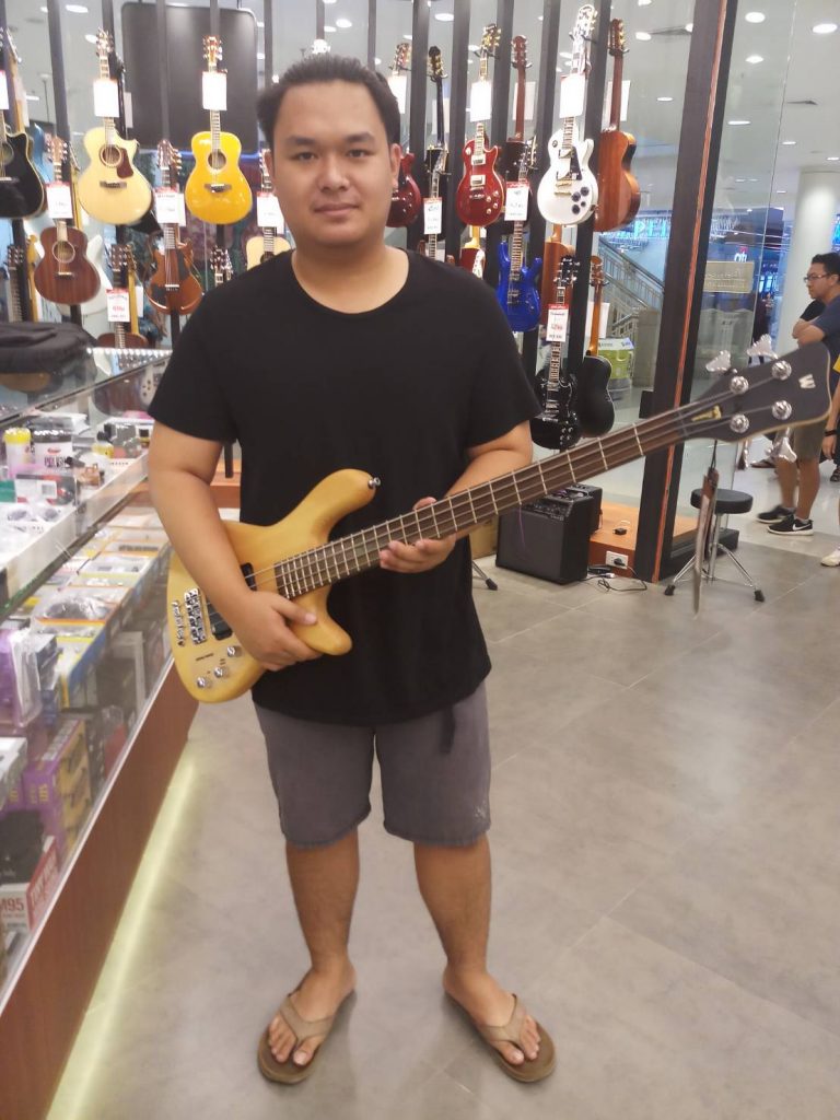 ลูกค้าที่ซื้อ Warwick Rockbass Streamer Standard Bass 4 Strings