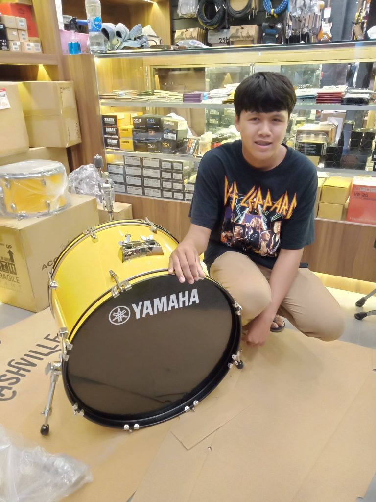 ลูกค้าที่ซื้อ Yamaha Rydeen (RDP2F5 + HW680W)