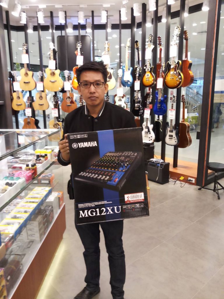 ลูกค้าที่ซื้อ Yamaha MG12XU Analog Mixer