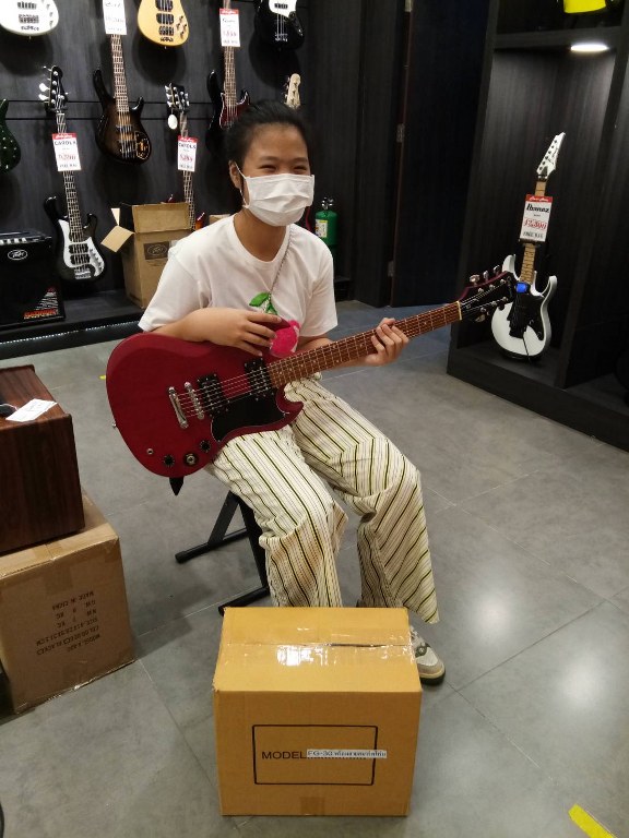 ลูกค้าที่ซื้อ Rock FG-30 แอมป์กีตาร์ไฟฟ้า