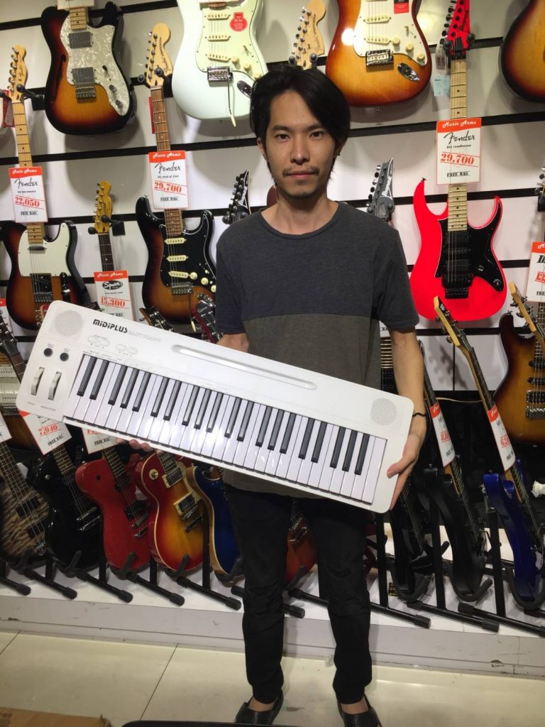 ลูกค้าที่ซื้อ Midiplus Easy Piano เปียโนไฟฟ้า