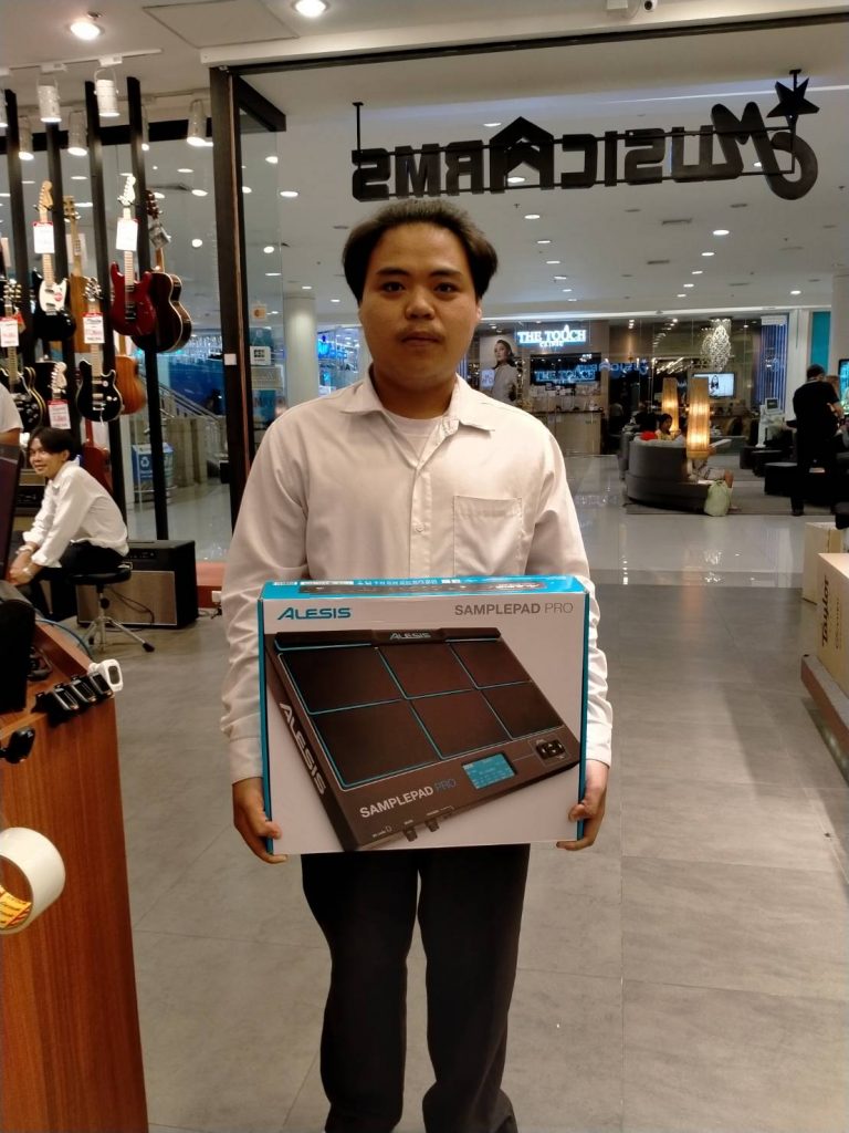 ลูกค้าที่ซื้อ Alesis SamplePad Pro กลองไฟฟ้าแบบ Pad