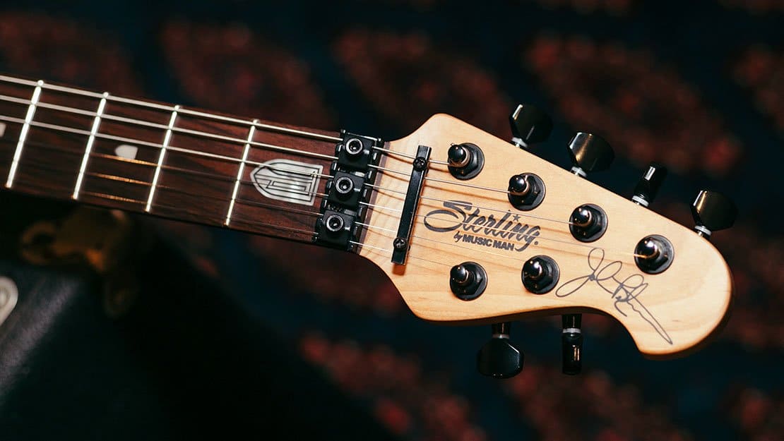 Sterling by Music Man JP160 Petrucciบลิช