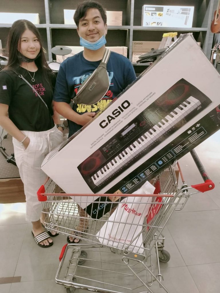 ลูกค้าที่ซื้อ Casio CT-X3000 คีย์บอร์ด 61 คีย์