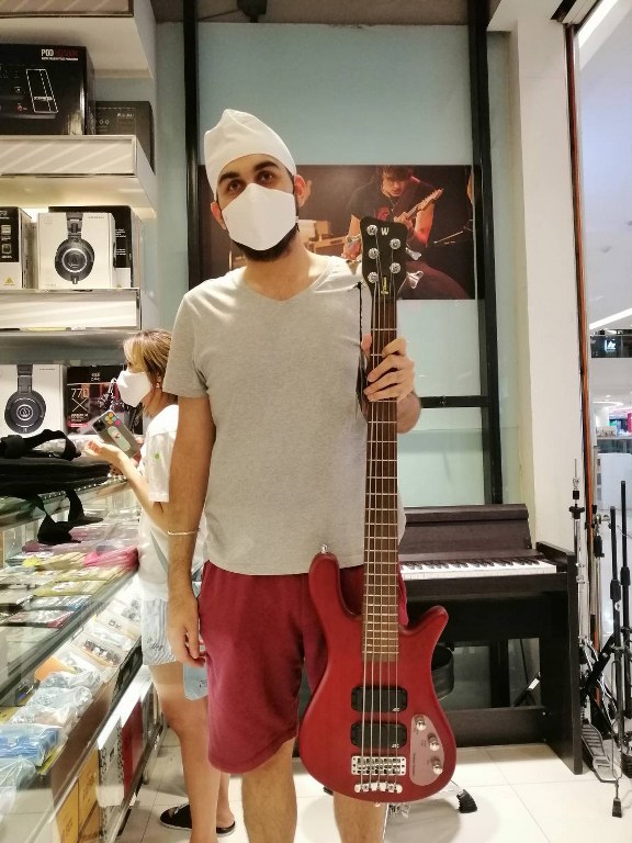 ลูกค้าที่ซื้อ Warwick Rockbass Streamer Standard Bass 5 Strings เบสไฟฟ้า