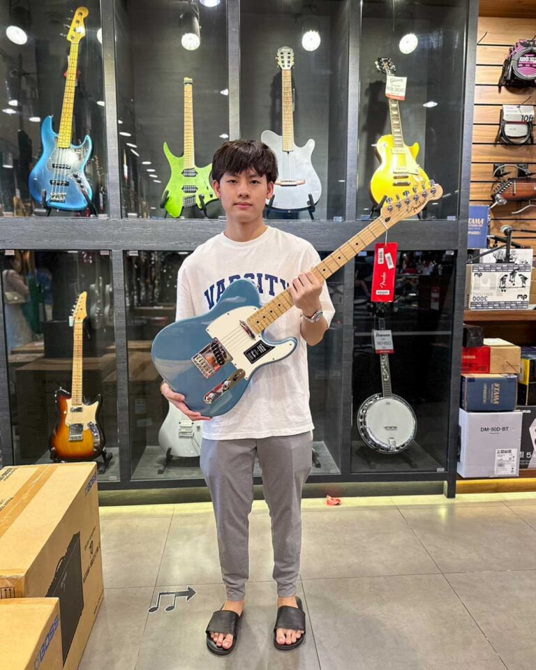 ลูกค้าที่ซื้อ Fender Player Telecaster กีตาร์ไฟฟ้า