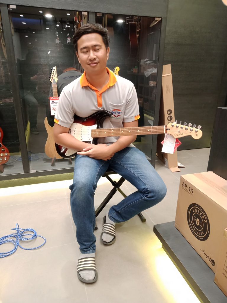 ลูกค้าที่ซื้อ Fender Player Stratocaster กีตาร์ไฟฟ้า