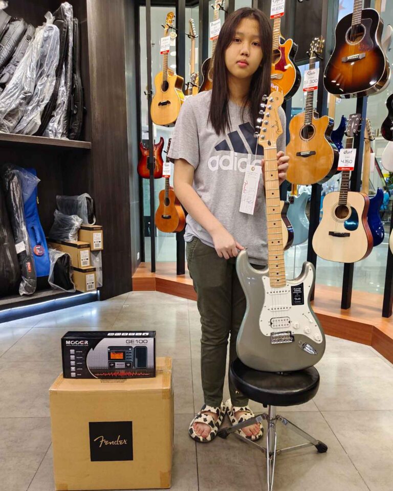 ลูกค้าที่ซื้อ Fender Frontman 20G แอมป์กีตาร์ไฟฟ้า