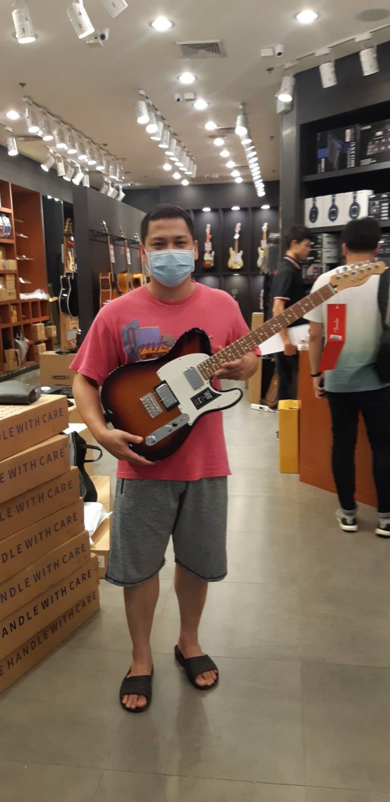 ลูกค้าที่ซื้อ กีต้าร์ไฟฟ้า Fender Player Telecaster HH