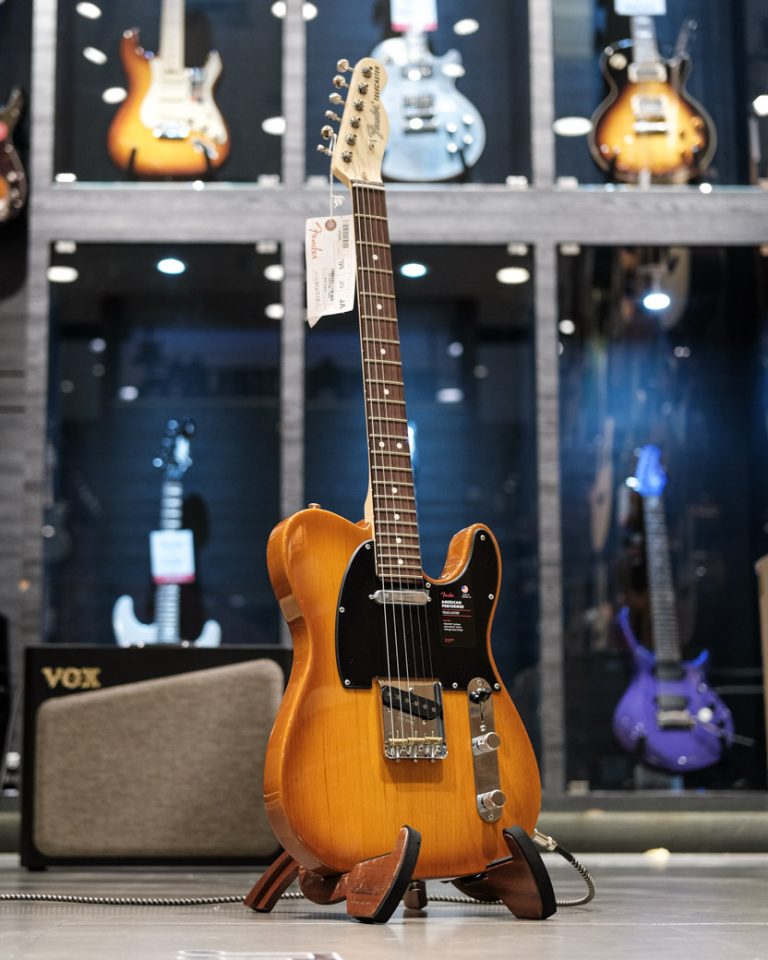 Showcase Fender American Performer Telecaster กีตาร์ไฟฟ้า