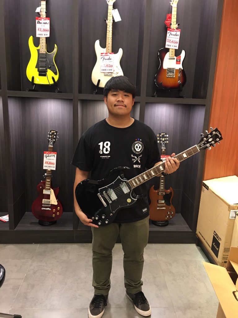 ลูกค้าที่ซื้อ Gibson SG Standard Tribute 2019