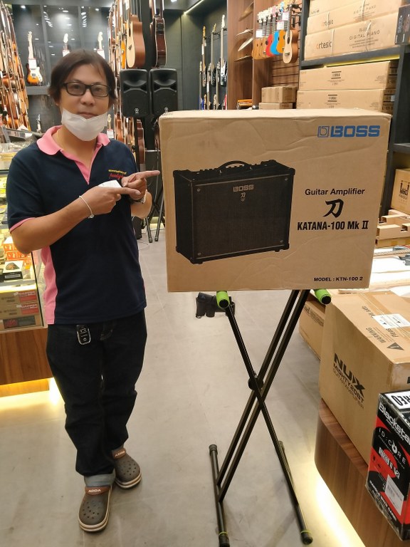 ลูกค้าที่ซื้อ Boss Katana 50 MKII แอมป์กีตาร์ไฟฟ้า