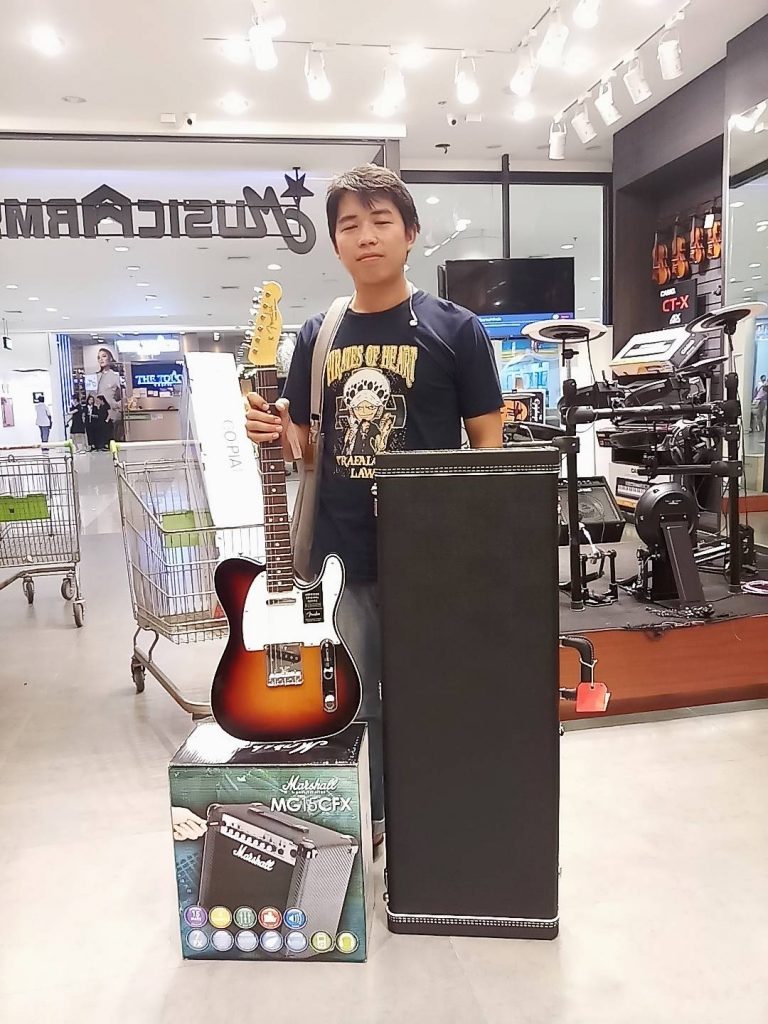 ลูกค้าที่ซื้อ Marshall MG15CFX แอมป์กีตาร์ไฟฟ้า