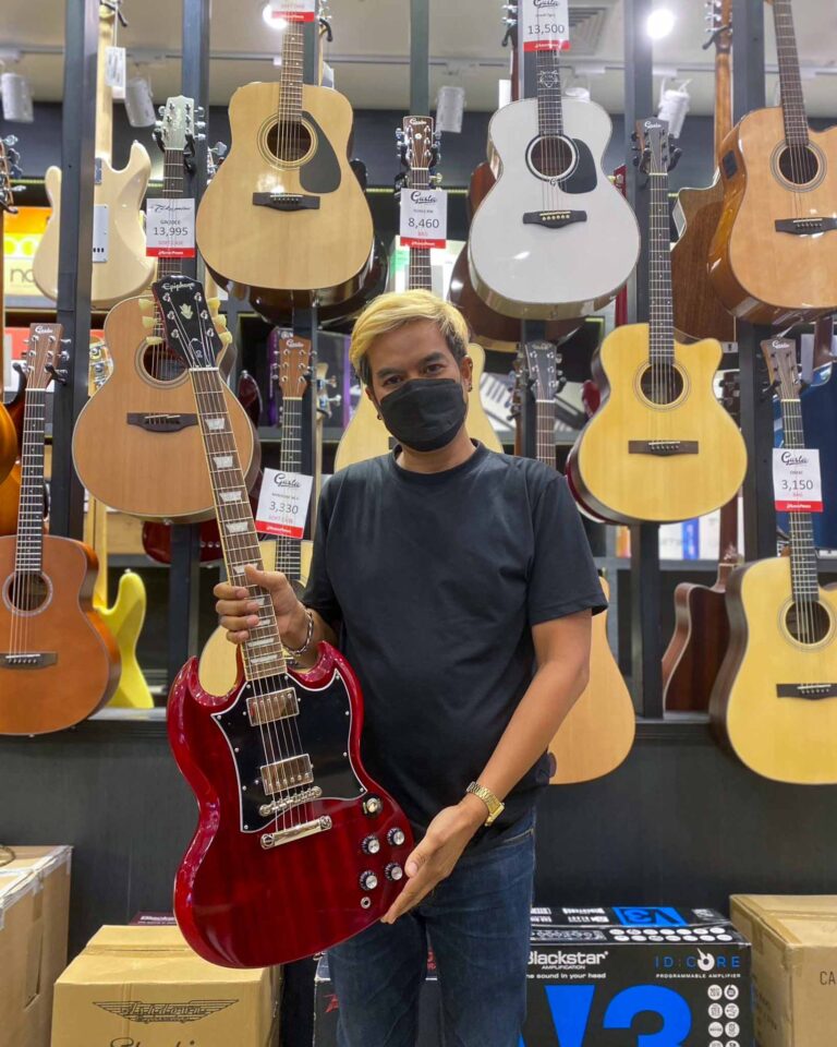 ลูกค้าที่ซื้อ Epiphone SG Standard กีตาร์ไฟฟ้า