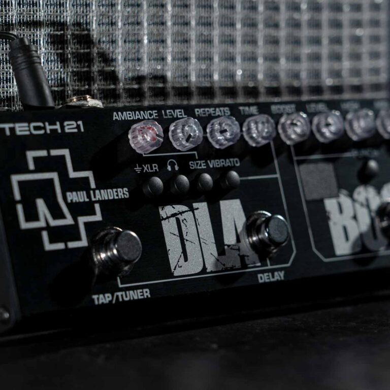 TECH21 PAUL LANDERS PL1 SIGNATURE FLY RIG ขายราคาพิเศษ