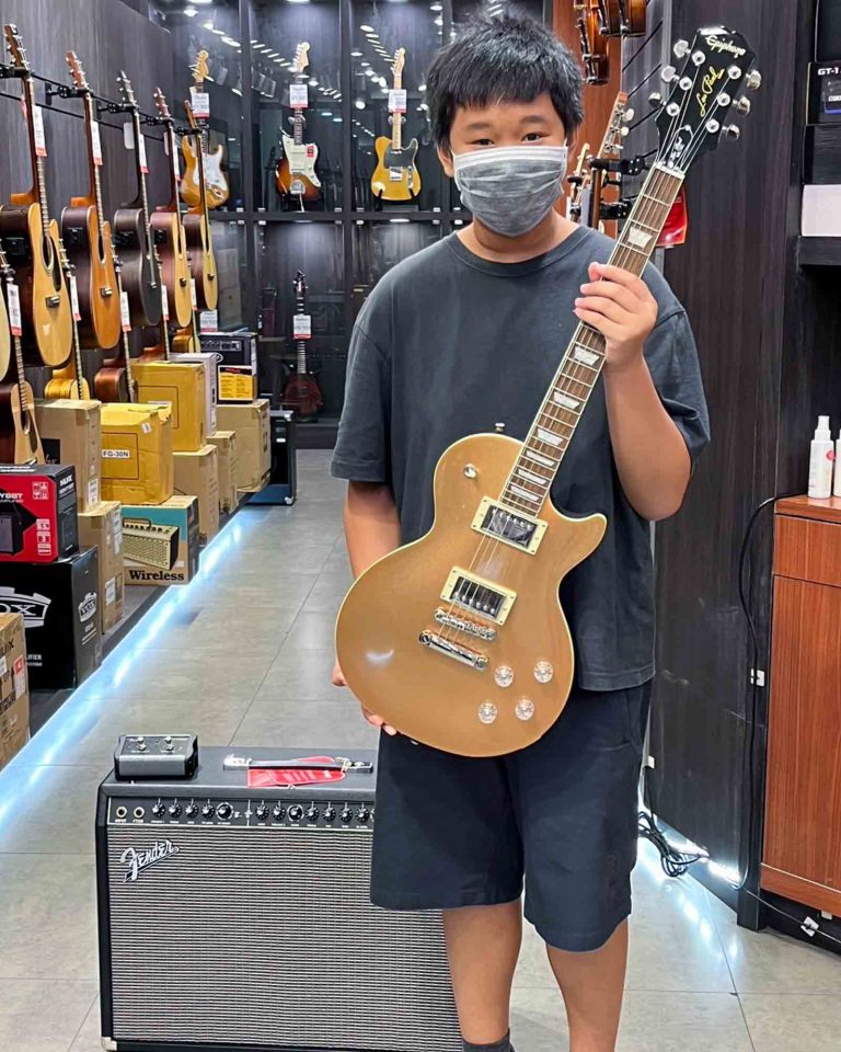 ลูกค้าที่ซื้อ Epiphone Les Paul Muse กีตาร์ไฟฟ้า