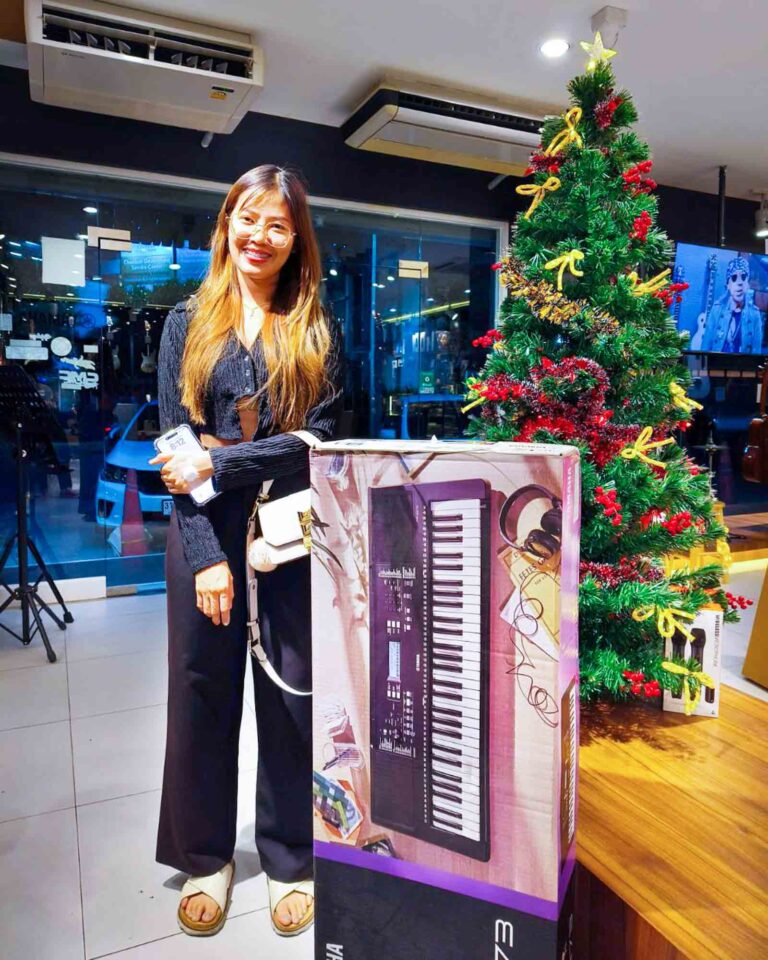 ลูกค้าที่ซื้อ Yamaha PSR-E373 คีย์บอร์ดไฟฟ้า