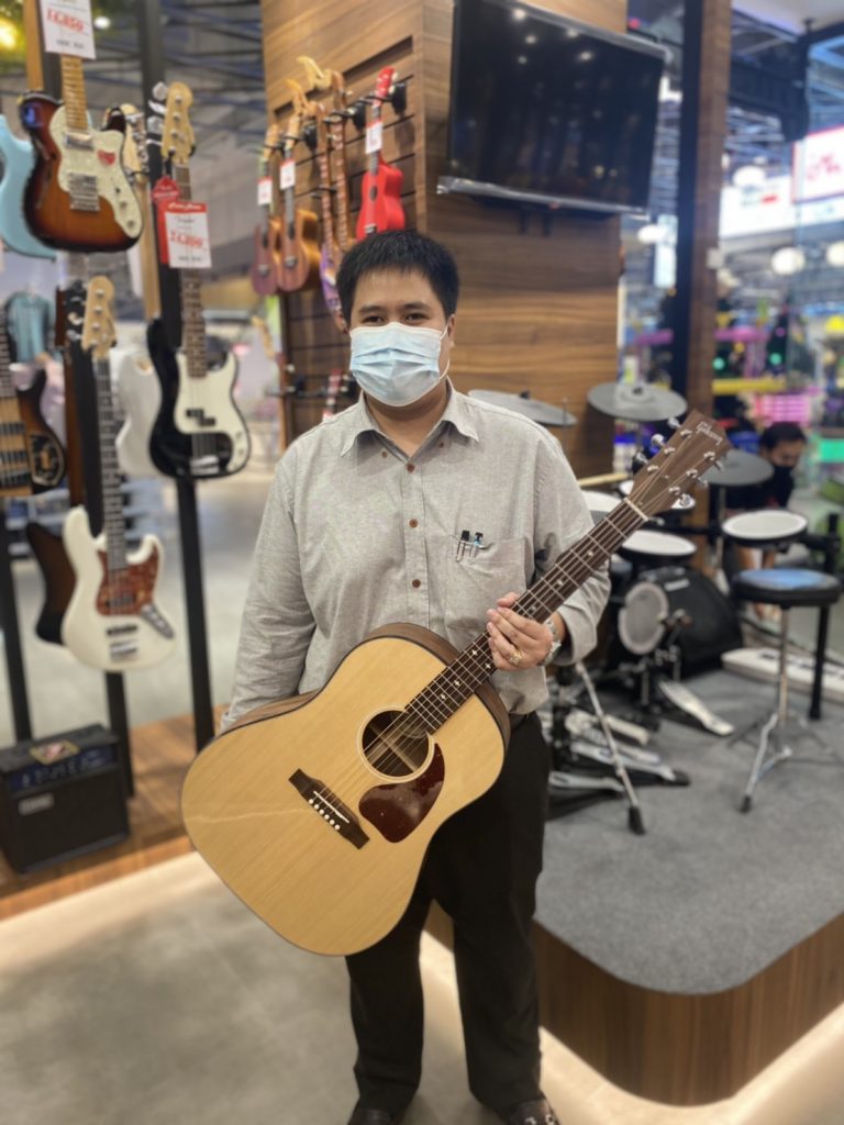 ลูกค้าที่ซื้อ Gibson G-45 Studio Walnut