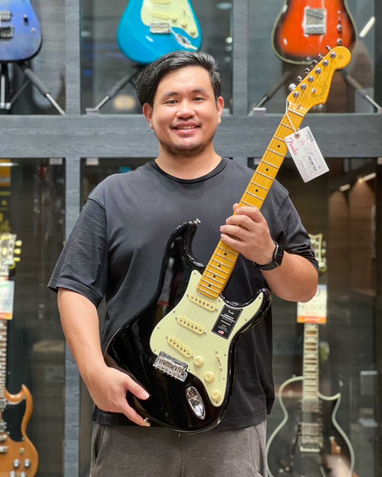 ลูกค้าที่ซื้อ Fender American Professional II Stratocaster กีตาร์ไฟฟ้า