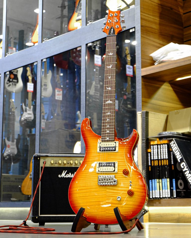 Showcase กีตาร์ไฟฟ้า PRS SE Custom 24-08-2021