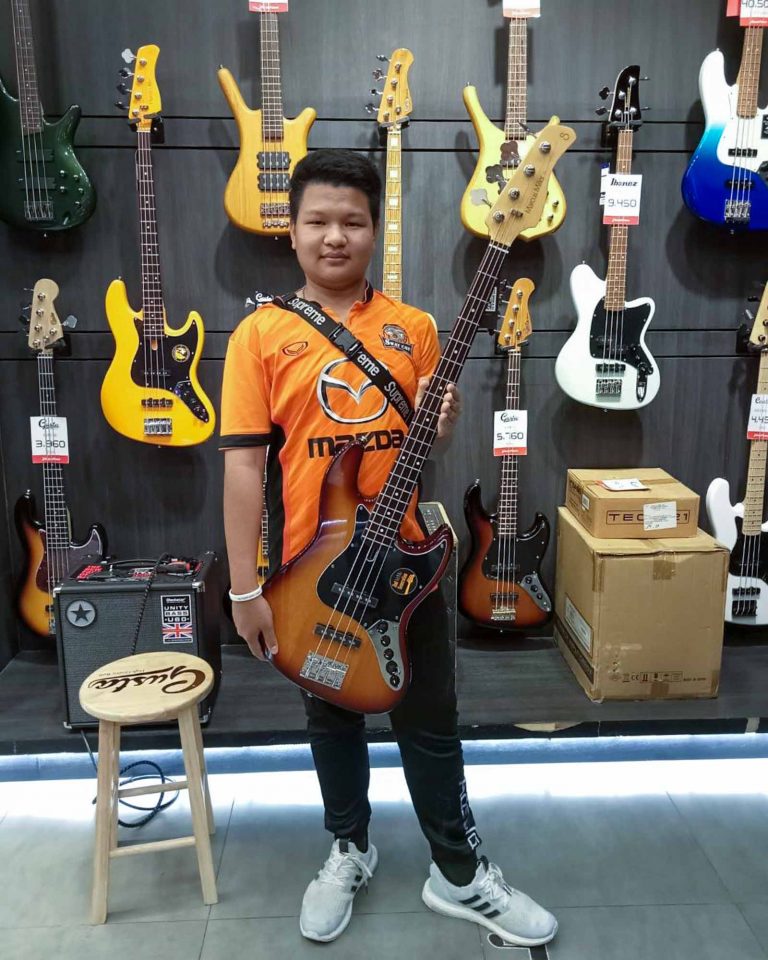 ลูกค้าที่ซื้อ Sire Marcus Miller V3 2nd 4 String เบสไฟฟ้า