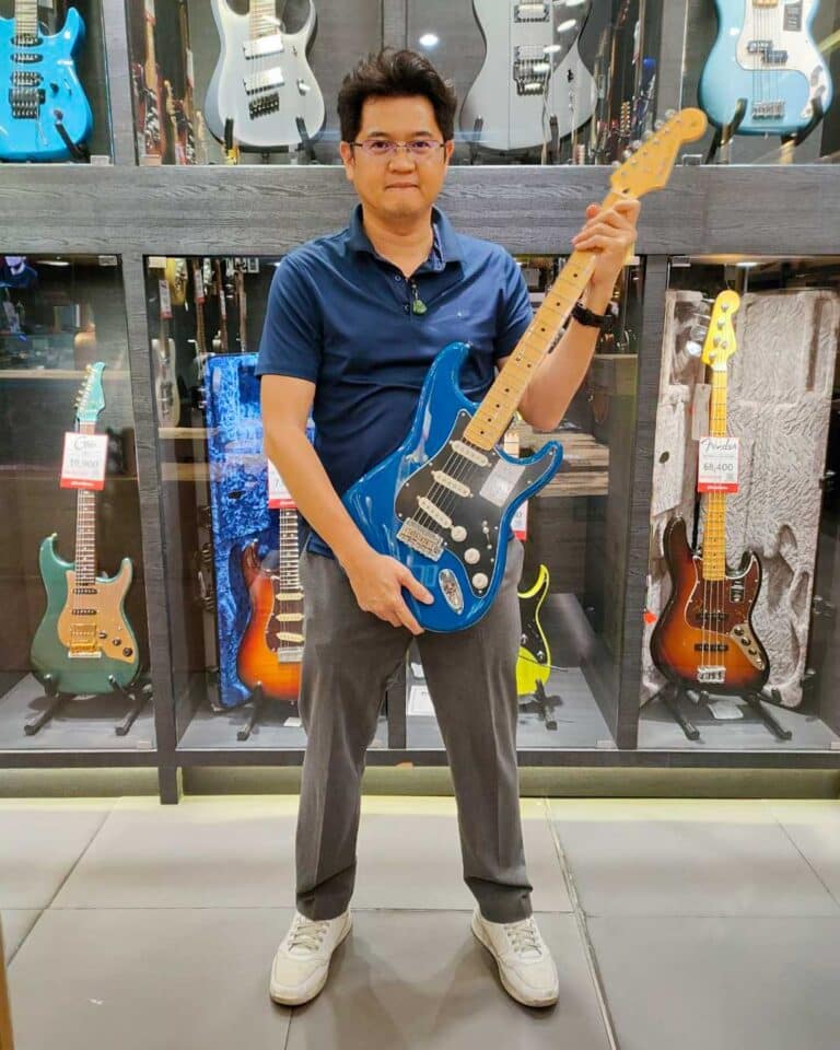 ลูกค้าที่ซื้อ Fender Hybrid II Stratocaster กีตาร์ไฟฟ้า