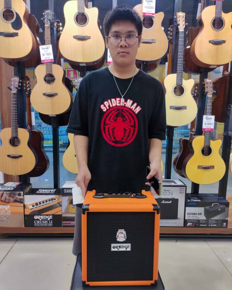 ลูกค้าที่ซื้อ Orange Crush Bass 25 แอมป์เบส