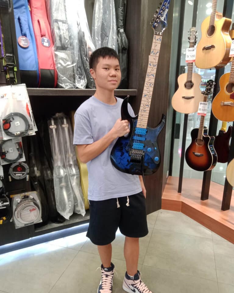 ลูกค้าที่ซื้อ Ibanez JEM77P กีตาร์ไฟฟ้า