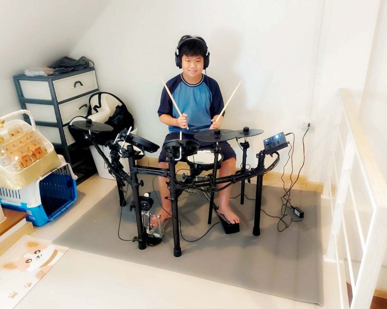 ลูกค้าที่ซื้อ Roland V-Drum TD-07DMK กลองไฟฟ้า