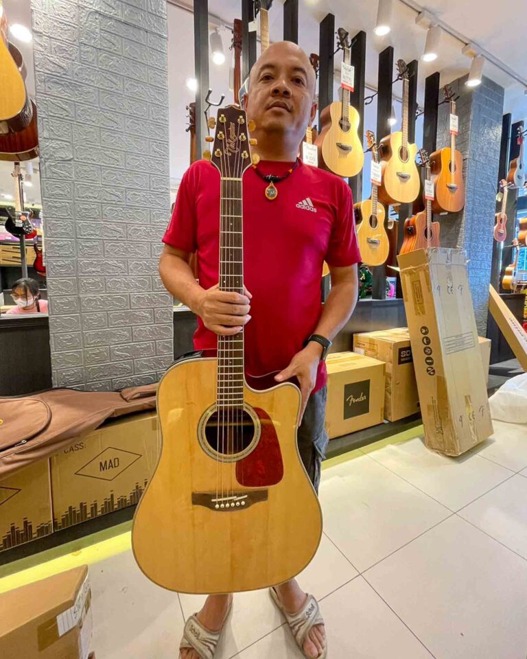 ลูกค้าที่ซื้อ Takamine GD71CE กีตาร์โปร่งไฟฟ้า