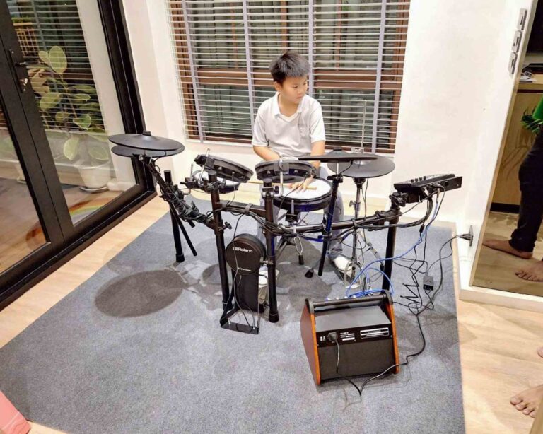 ลูกค้าที่ซื้อ Roland TD-17KVX2 กลองชุดไฟฟ้า