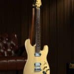 Fender Mami Scandal Stratocaster Omochi ขายราคาพิเศษ