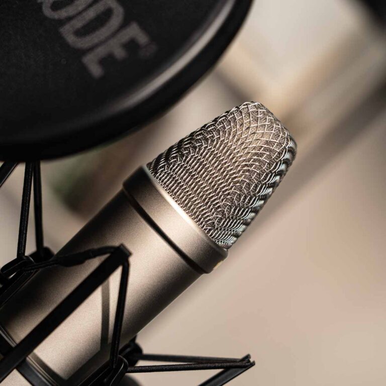 RODE NT1 5TH GENERATION STUDIO CONDENSER MICROPHONE ขายราคาพิเศษ