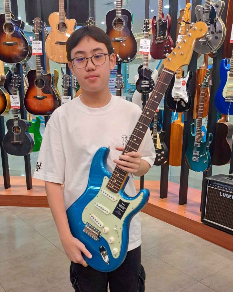 ลูกค้าที่ซื้อ Fender Vintera II ’60s Stratocaster กีตาร์ไฟฟ้า