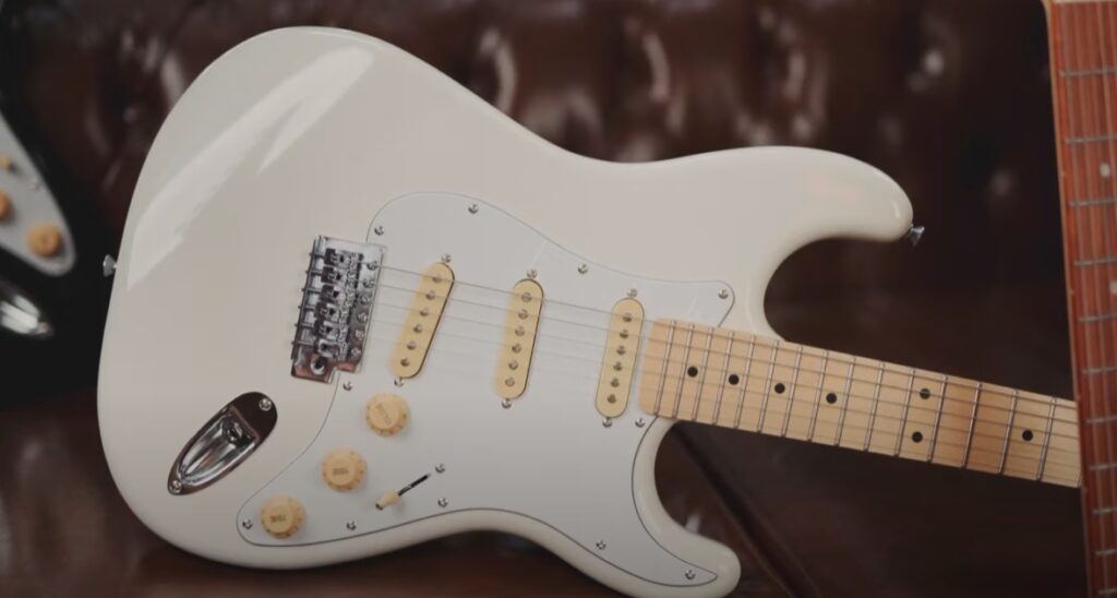 Soloqueen Stratocaster HSS Maple FB Content -01