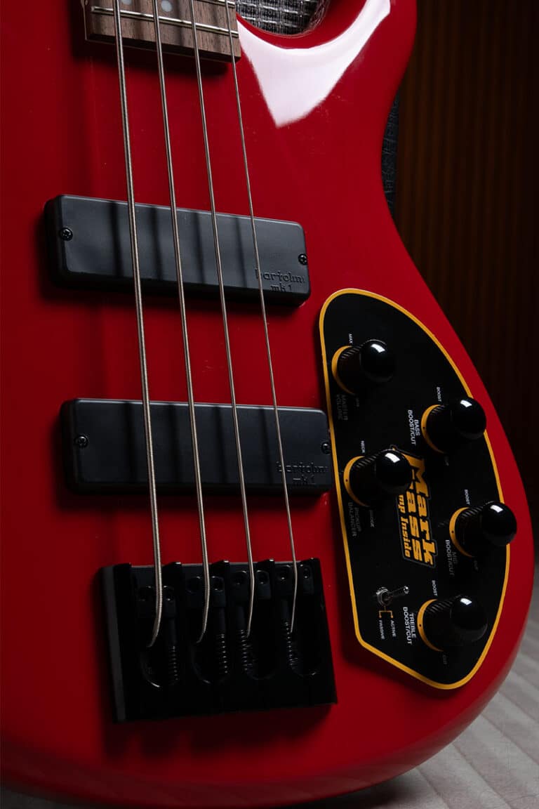 Cort C4 Deluxe Red pickup ขายราคาพิเศษ