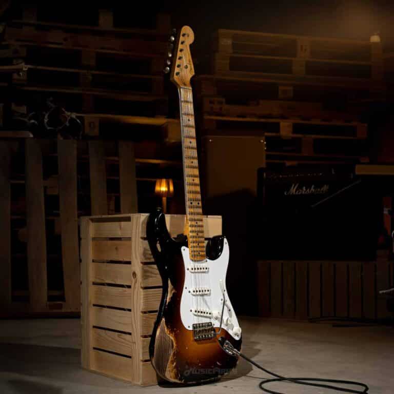 Fender Custom Shop 70th Anniversary 1954 Stratocaster Heavy Relic Limited Edition ขายราคาพิเศษ