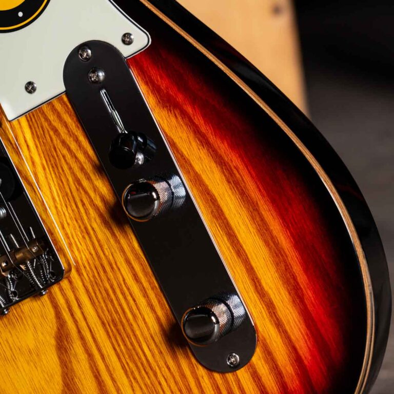 SIRE LARRY CARLTON T7TV 3 TONE SUNBURST ขายราคาพิเศษ