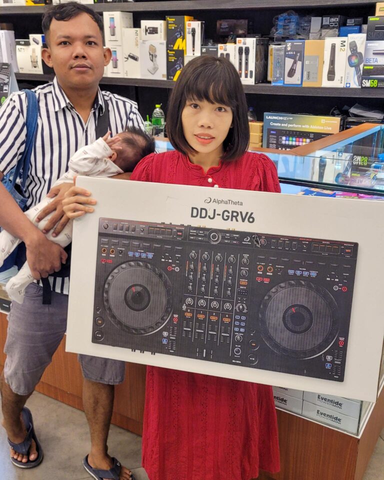 ลูกค้าที่ซื้อ AlphaTheta DDJ-GRV6 เครื่องเล่น DJ